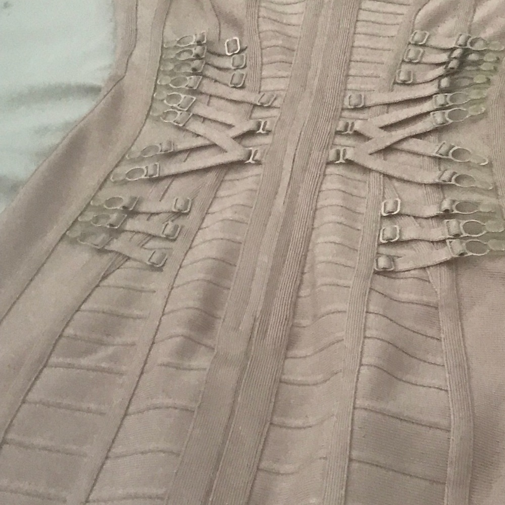 Dress - Picture 7 of 7